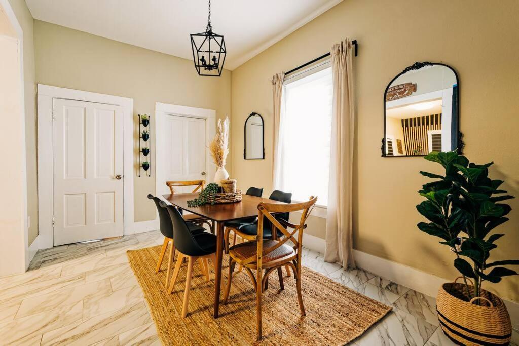 Close To Downtown San Antonio,Tx With Private Backyard And Firepit 外观 照片