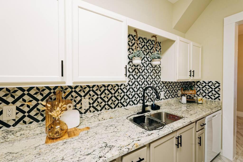 Close To Downtown San Antonio,Tx With Private Backyard And Firepit 外观 照片