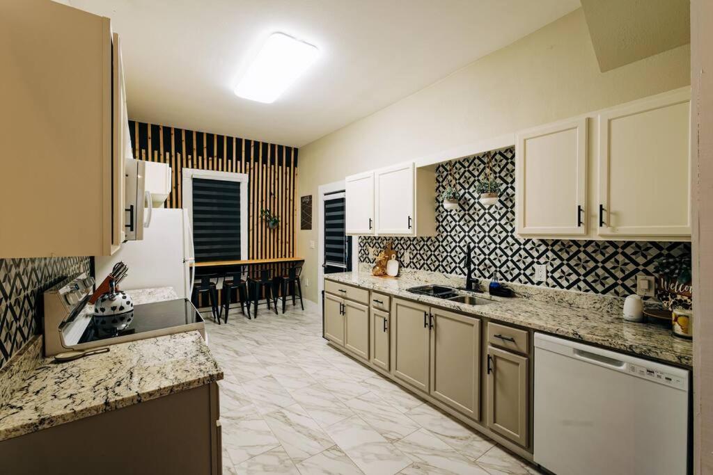 Close To Downtown San Antonio,Tx With Private Backyard And Firepit 外观 照片
